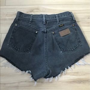 Wrangler Black Vintage Jean Shorts: Highwaisted